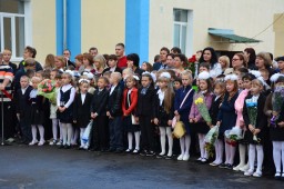 Сегодня в Ильиновской СШ I-III ступеней состоялась торжественная линейка, посвященная Дню знаний.