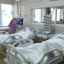 "Начали дышать самостоятельно". Шестерых раненых во время обстрела Константиновки отключили от ИВЛ в больнице Днепра