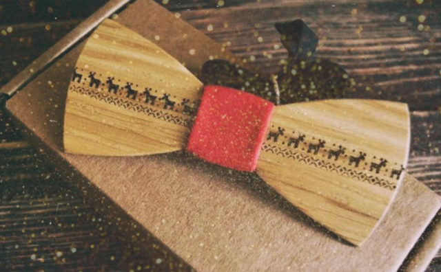 Деревянная галстук-бабочка – отличный вариант подарка мужчине на Новый год