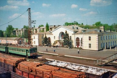 Залізничні ворота міста: Вокзал станції Костянтинівка у 2001 році