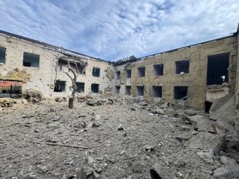 Авиаудары по Константиновке в День Независимости: повреждены здания, жертв нет