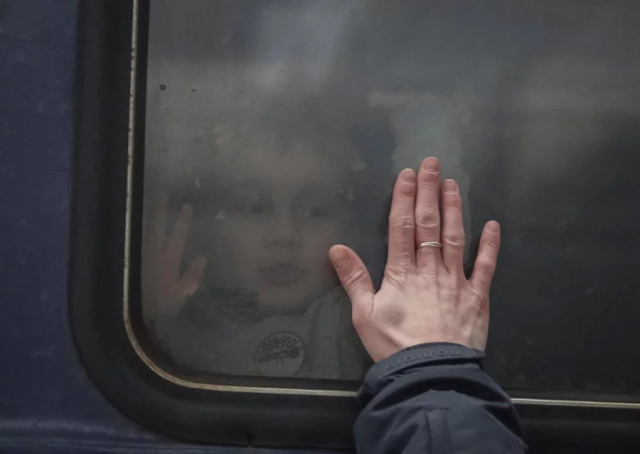 Эвакуационный поезд из = Покровска во Львов 6 апреля