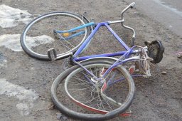 В Константиновке водитель автомобиля сбил велосипедиста