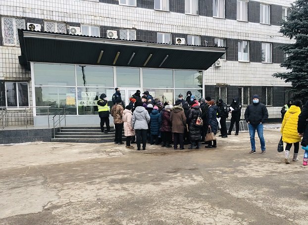 Жители Константиновки продолжают протестовать против повышения тарифов