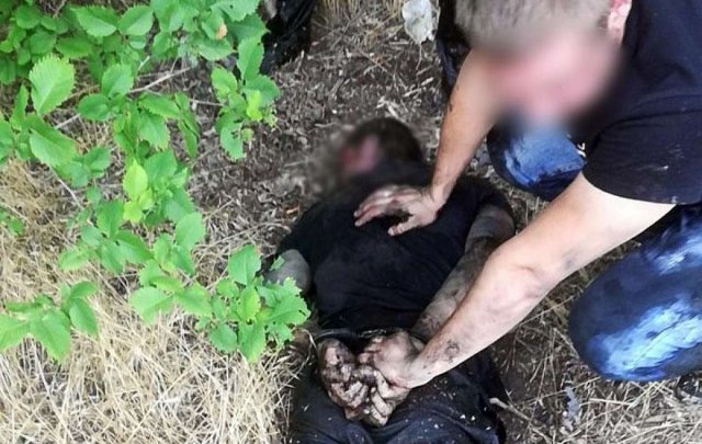 Полиция по болотам ловила преступника, который напал на молодую женщину в Дружковке