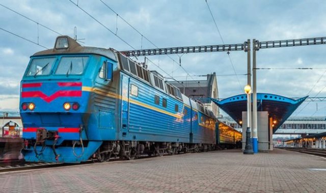 Из-за обстрелов в Краматорск пока не идут поезда: когда возобновится движение