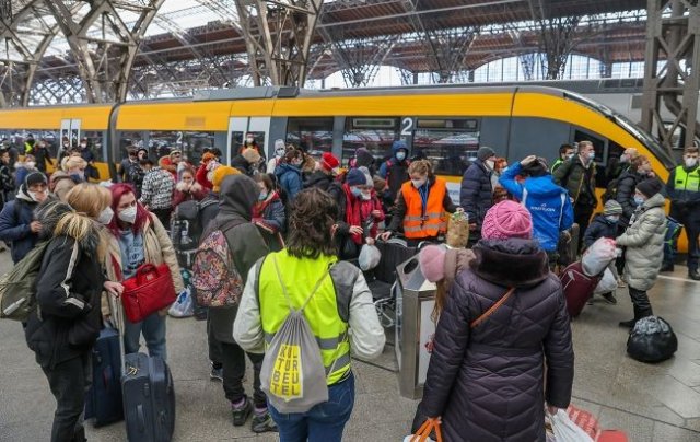 
Германия повысит социальные выплаты для украинских беженцев
