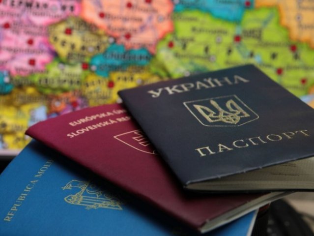 Новый законопроект о двойном гражданстве: социализировать венгров и румын