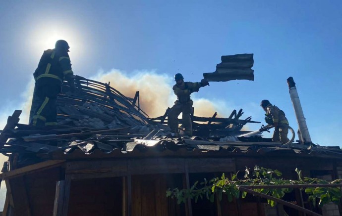 Спасатели Торецка и Константиновки тушили пожары после обстрелов