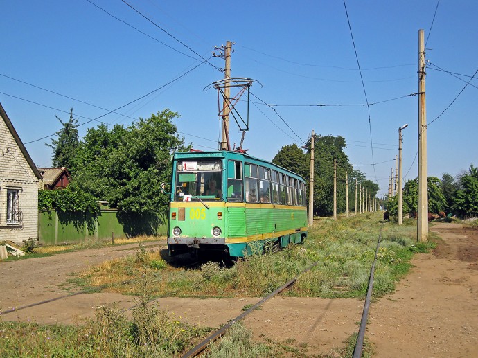 Трамвайний вагон №005 на вулиці Островського: літній рейс 2013 року