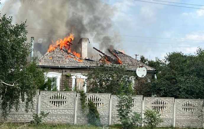 В Константиновке спасатели тушили горящие дома. ФОТО
