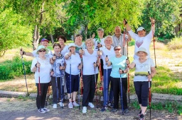 Группа по скандинавской ходьбе из Константиновки приняла участие в рекорде Украины