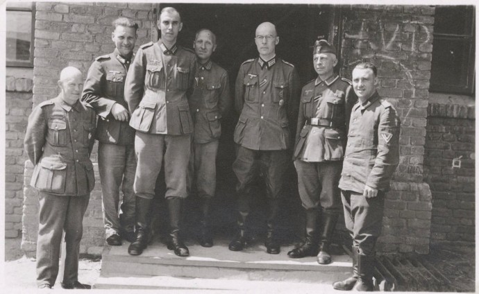 Офицеры немецко-фашистской армии в оккупированной Константиновке 1941-42 гг