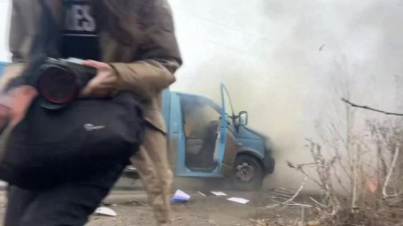 Российский дрон атаковал автомобиль гуманитарной миссии «Подснежник» при въезде в Константиновку