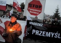 Варшава требует признания преступлений украинских националистов геноцидом польского народа