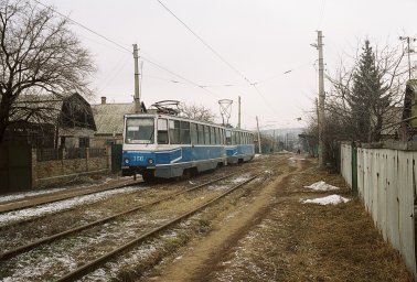 Зимовий тандем на Пушкінській: Трамвайна зчіпка №156 + №162