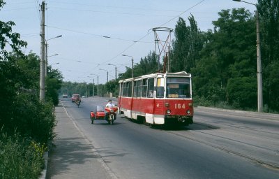 Трамвайний рейс крізь десятиліття: Вагон №164 на вулиці Ємельянова (червень 1992)