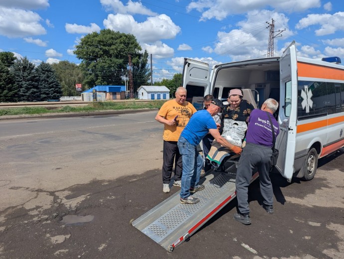Ще шістьох мешканців Костянтинівки евакуйовано до безпечніших регіонів