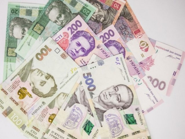 НБУ установил официальный курс на уровне 27,8 гривны за доллар