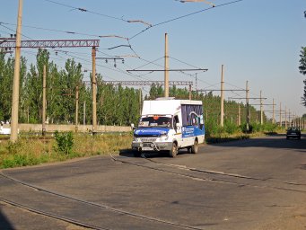 Маршрутне таксі &laquo;Рута 20&raquo; на вулиці Леніна: липневий ранок 2013 року