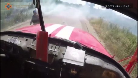 Константиновские спасатели попали под вражеский обстрел во время ликвидации пожара