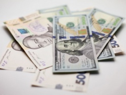 НБУ установил официальный курс на уровне 26,72 гривны за доллар