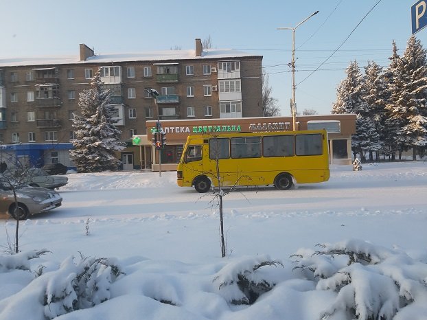 На улицах Константиновки работают шесть единиц снегоочистительной техники