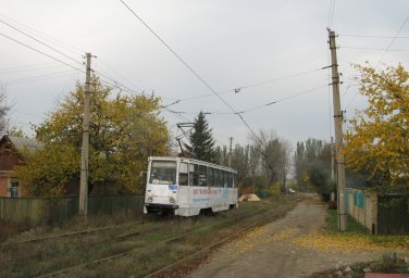 Осінній рейс вулицею Пушкінською: Трамвай №004 на маршруті №4 (нині &mdash; вулиця Михайла Савчука)