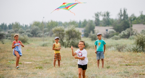 Отдых на море для детей из Донбасса: Штаб "Поможем" проводит дополнительный набор